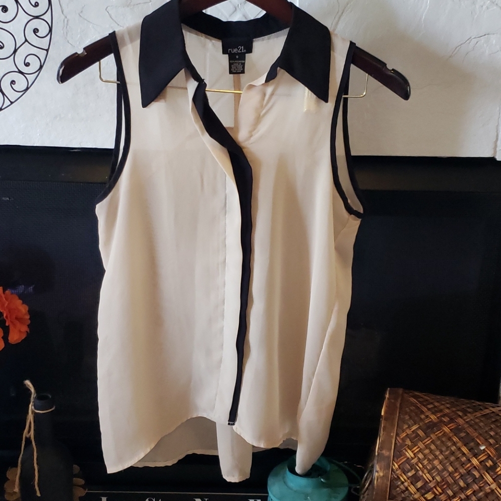 Rue21 • Blouse